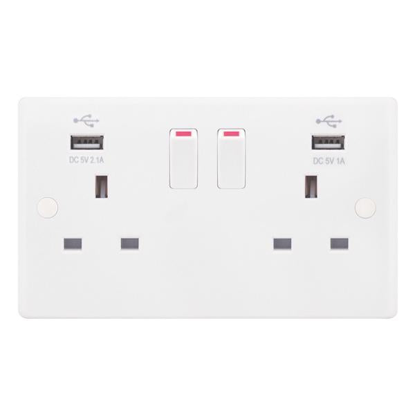 Selectric Smooth 13A Switched 2 Gang Socket 2 x USB SSL581